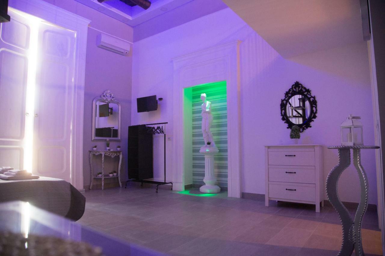Vesuvius Luxury Suites Naples Exterior photo